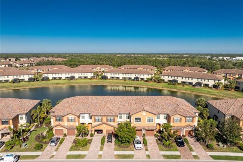 Adosado en venta en Venice, Florida, 3 dormitorios, 181.07 m2 № 1587722 - foto 1