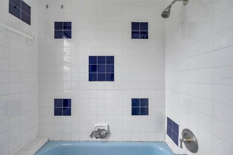 House in Saint Petersburg, Florida 3 bedrooms, 155.89 sq.m. № 1820692 - photo 30
