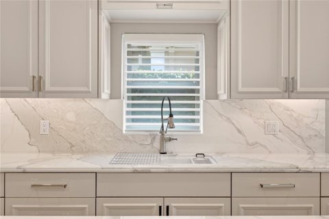 Villa ou maison à vendre à Orlando, Floride: 2 chambres, 231.61 m2 № 2430592 - photo 16