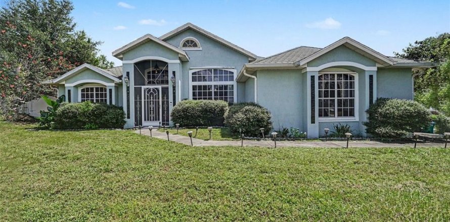 Villa ou maison à Deltona, Floride 3 chambres, 205.13 m2 № 2345451