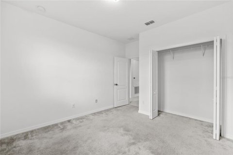 House in Winter Garden, Florida 3 bedrooms, 215.72 sq.m. № 2230329 - photo 28