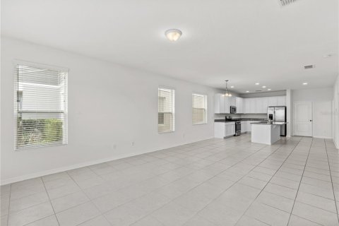 House in Winter Garden, Florida 3 bedrooms, 215.72 sq.m. № 2230329 - photo 7