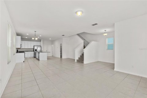 House in Winter Garden, Florida 3 bedrooms, 215.72 sq.m. № 2230329 - photo 15