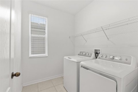 House in Winter Garden, Florida 3 bedrooms, 215.72 sq.m. № 2230329 - photo 26