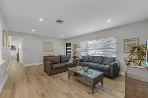 Снять в аренду виллу или дом в Помпано-Бич, Флорида 3 спальни, 162.3м2, № 1983741 - фото 6