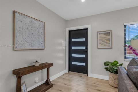 Снять в аренду виллу или дом в Помпано-Бич, Флорида 3 спальни, 162.3м2, № 1983741 - фото 3