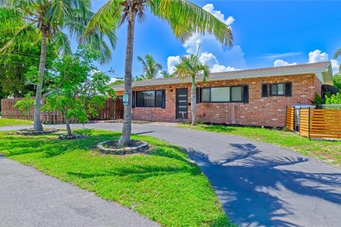 Снять в аренду виллу или дом в Помпано-Бич, Флорида 3 спальни, 162.3м2, № 1983741 - фото 2