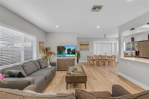 Снять в аренду виллу или дом в Помпано-Бич, Флорида 3 спальни, 162.3м2, № 1983741 - фото 5