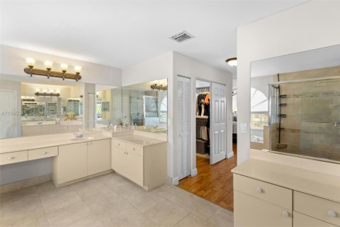 Casa en venta en Pembroke Pines, Florida, 4 dormitorios, 264.12 m2 № 2057415 - foto 27