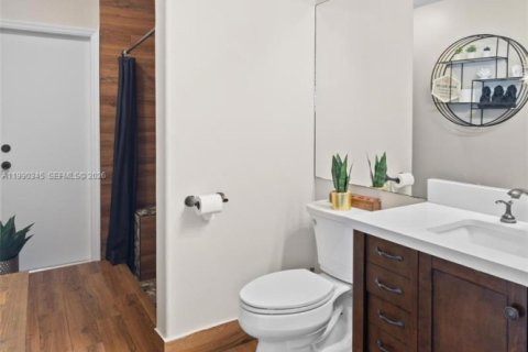 Casa en venta en Pembroke Pines, Florida, 4 dormitorios, 264.12 m2 № 2057415 - foto 16