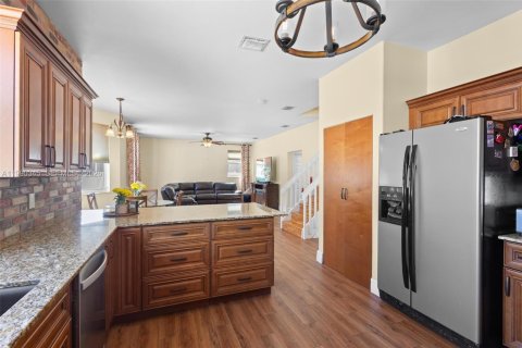 Casa en venta en Pembroke Pines, Florida, 4 dormitorios, 264.12 m2 № 2057415 - foto 12