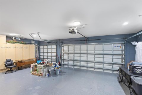 Casa en venta en Pembroke Pines, Florida, 4 dormitorios, 264.12 m2 № 2057415 - foto 19