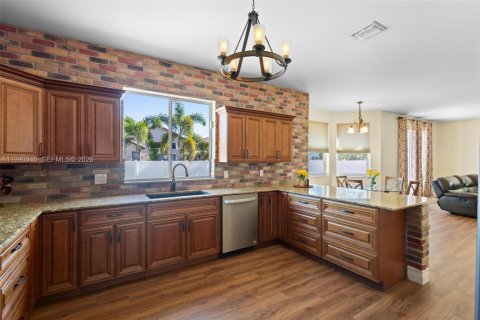 Casa en venta en Pembroke Pines, Florida, 4 dormitorios, 264.12 m2 № 2057415 - foto 11