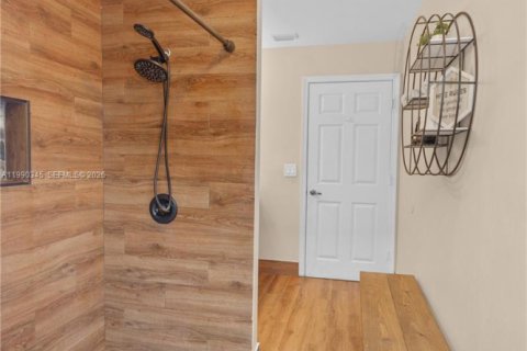 Casa en venta en Pembroke Pines, Florida, 4 dormitorios, 264.12 m2 № 2057415 - foto 17