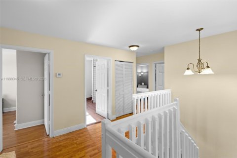 Casa en venta en Pembroke Pines, Florida, 4 dormitorios, 264.12 m2 № 2057415 - foto 30