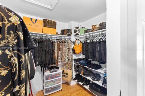 Casa en venta en Pembroke Pines, Florida, 4 dormitorios, 264.12 m2 № 2057415 - foto 25