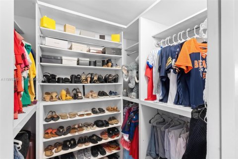 Casa en venta en Pembroke Pines, Florida, 4 dormitorios, 264.12 m2 № 2057415 - foto 24