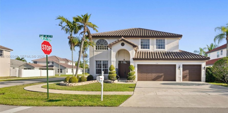 Casa en Pembroke Pines, Florida 4 dormitorios, 264.12 m2 № 2057415