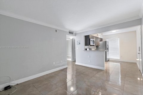 Copropriété à louer à Miami Springs, Floride: 2 chambres, 58.62 m2 № 1967593 - photo 4