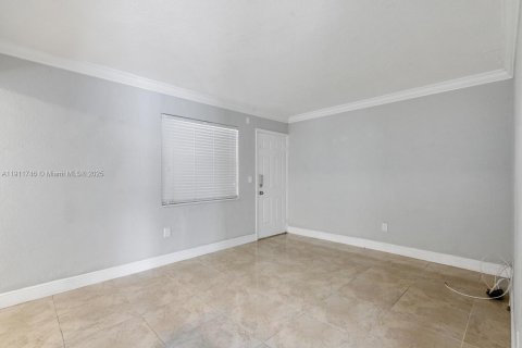 Copropriété à louer à Miami Springs, Floride: 2 chambres, 58.62 m2 № 1967593 - photo 6