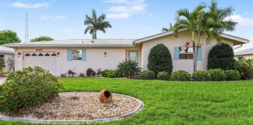 House in Punta Gorda, Florida 2 bedrooms, 128.11 sq.m. № 2096776