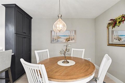 House in Punta Gorda, Florida 2 bedrooms, 128.11 sq.m. № 2096776 - photo 8