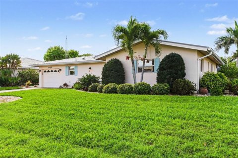 House in Punta Gorda, Florida 2 bedrooms, 128.11 sq.m. № 2096776 - photo 3