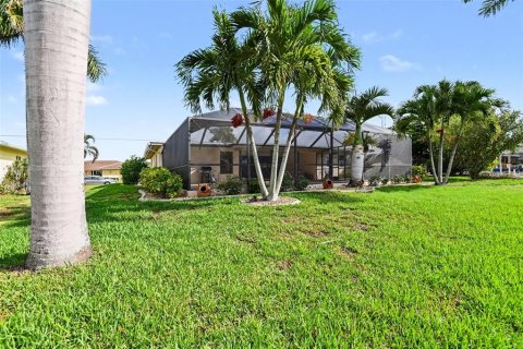 House in Punta Gorda, Florida 2 bedrooms, 128.11 sq.m. № 2096776 - photo 24