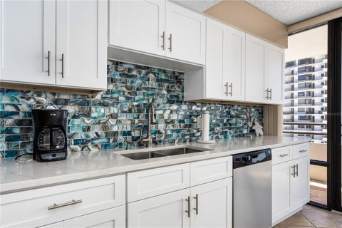 Condo in Daytona Beach Shores, Florida, 2 bedrooms  № 1679219 - photo 10
