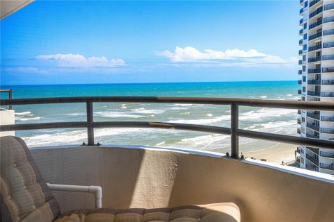 Condo in Daytona Beach Shores, Florida, 2 bedrooms  № 1679219 - photo 23