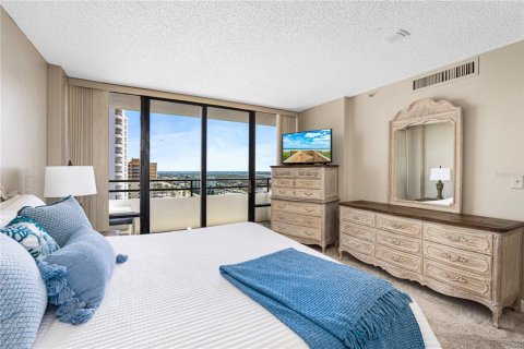 Condo in Daytona Beach Shores, Florida, 2 bedrooms  № 1679219 - photo 13