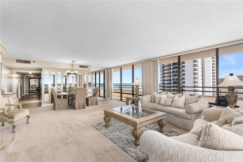 Condo in Daytona Beach Shores, Florida, 2 bedrooms  № 1679219 - photo 4