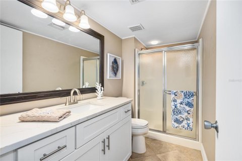 Condo in Daytona Beach Shores, Florida, 2 bedrooms  № 1679219 - photo 24