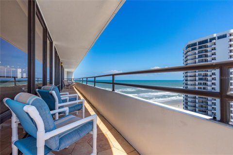 Condo in Daytona Beach Shores, Florida, 2 bedrooms  № 1679219 - photo 27