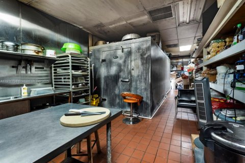 Commercial property in Davie, Florida № 1971484 - photo 14