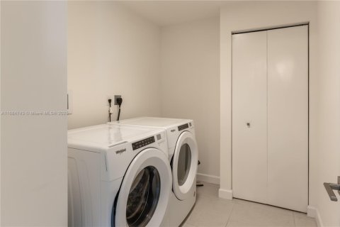 Купить кондоминиум в Дорал, Флорида 3 спальни, 128.11м2, № 1714044 - фото 15