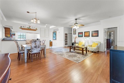House in Orlando, Florida 2 bedrooms, 142.6 sq.m. № 1615194 - photo 8
