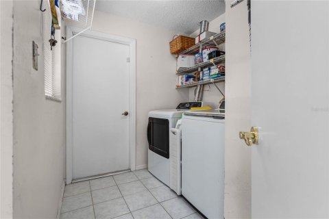 House in Orlando, Florida 2 bedrooms, 142.6 sq.m. № 1615194 - photo 22