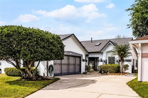 House in Orlando, Florida 2 bedrooms, 142.6 sq.m. № 1615194 - photo 1