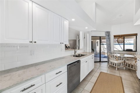 Снять в аренду виллу или дом в Джуно-Бич, Флорида 3 спальни, 154.68м2, № 1968844 - фото 10