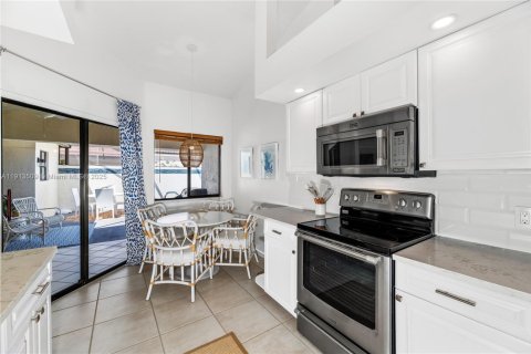 Снять в аренду виллу или дом в Джуно-Бич, Флорида 3 спальни, 154.68м2, № 1968844 - фото 9