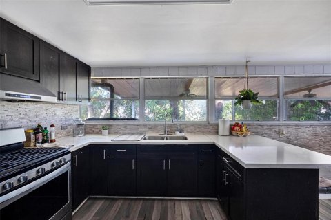 Casa en venta en Miami, Florida, 4 dormitorios, 131.46 m2 № 1876824 - foto 3