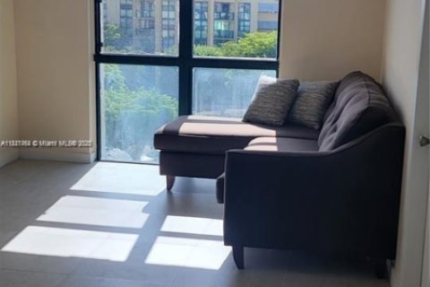 Снять в аренду квартиру в Майами, Флорида 2 спальни, 78.97м2, № 1809791 - фото 5