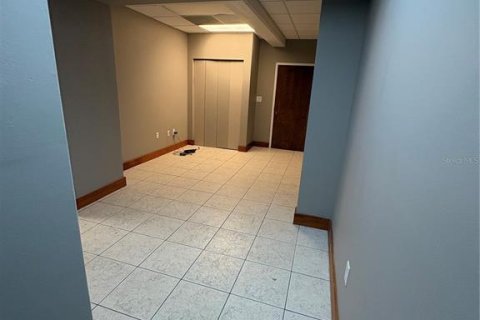 Propiedad comercial en alquiler en Winter Haven, Florida, 464.51 m2 № 1895215 - foto 12