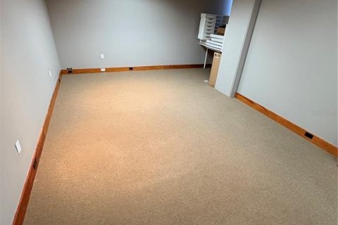 Propiedad comercial en alquiler en Winter Haven, Florida, 464.51 m2 № 1895215 - foto 4