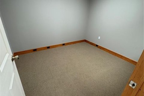 Propiedad comercial en alquiler en Winter Haven, Florida, 464.51 m2 № 1895215 - foto 6