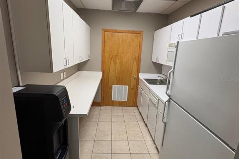 Propiedad comercial en alquiler en Winter Haven, Florida, 464.51 m2 № 1895215 - foto 14