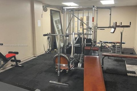 Condo in North Miami Beach, Florida, 1 bedroom  № 1695865 - photo 14
