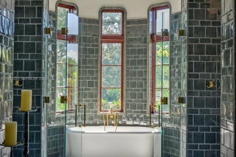 Casa en venta en Pinecrest, Florida, 8 dormitorios, 1116.96 m2 № 2053603 - foto 14