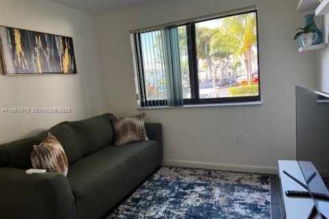 Купить кондоминиум в Майами, Флорида 3 спальни, 120.31м2, № 2025111 - фото 27